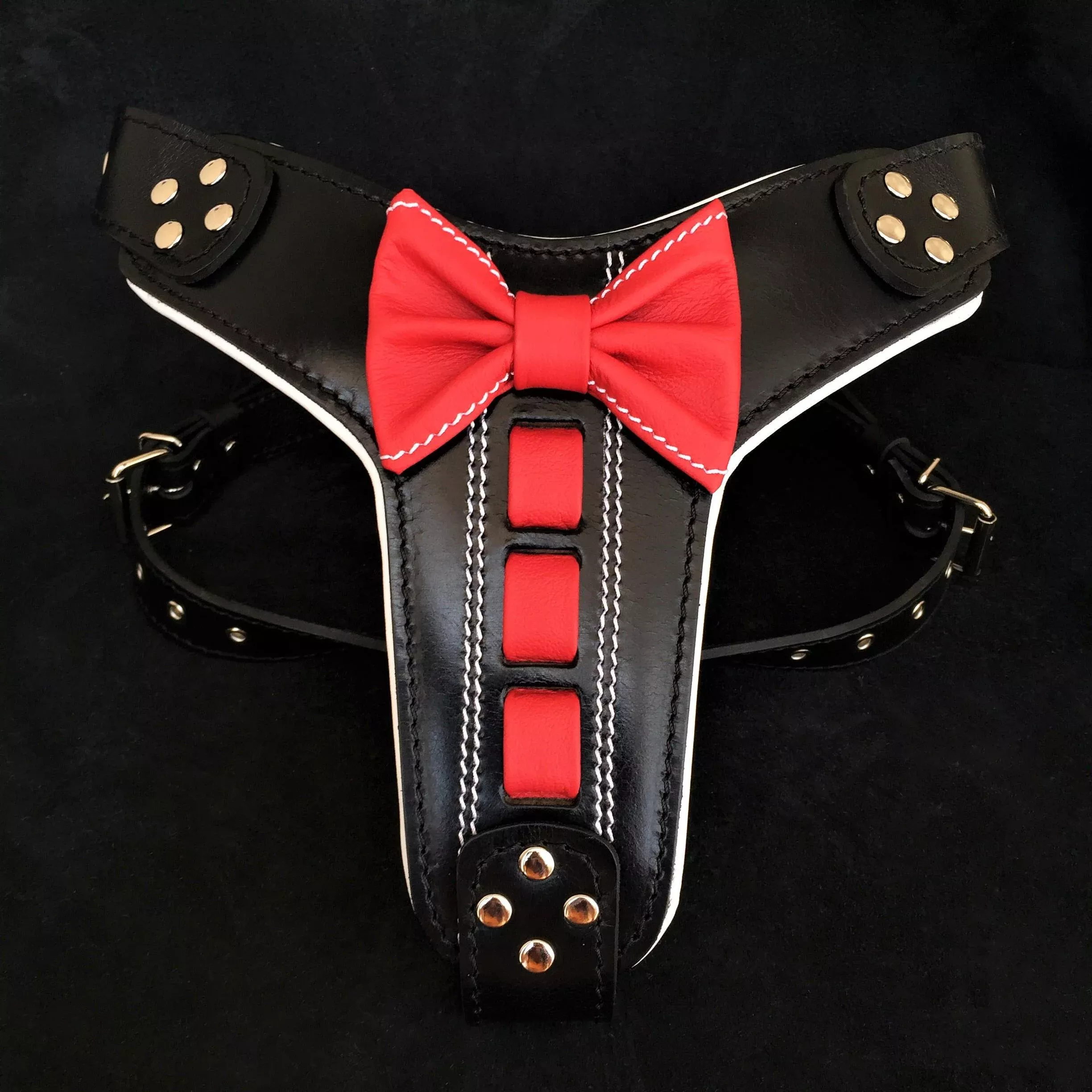 bestia-bowtie-leather-harness Bestia ”Bowtie” leather harness