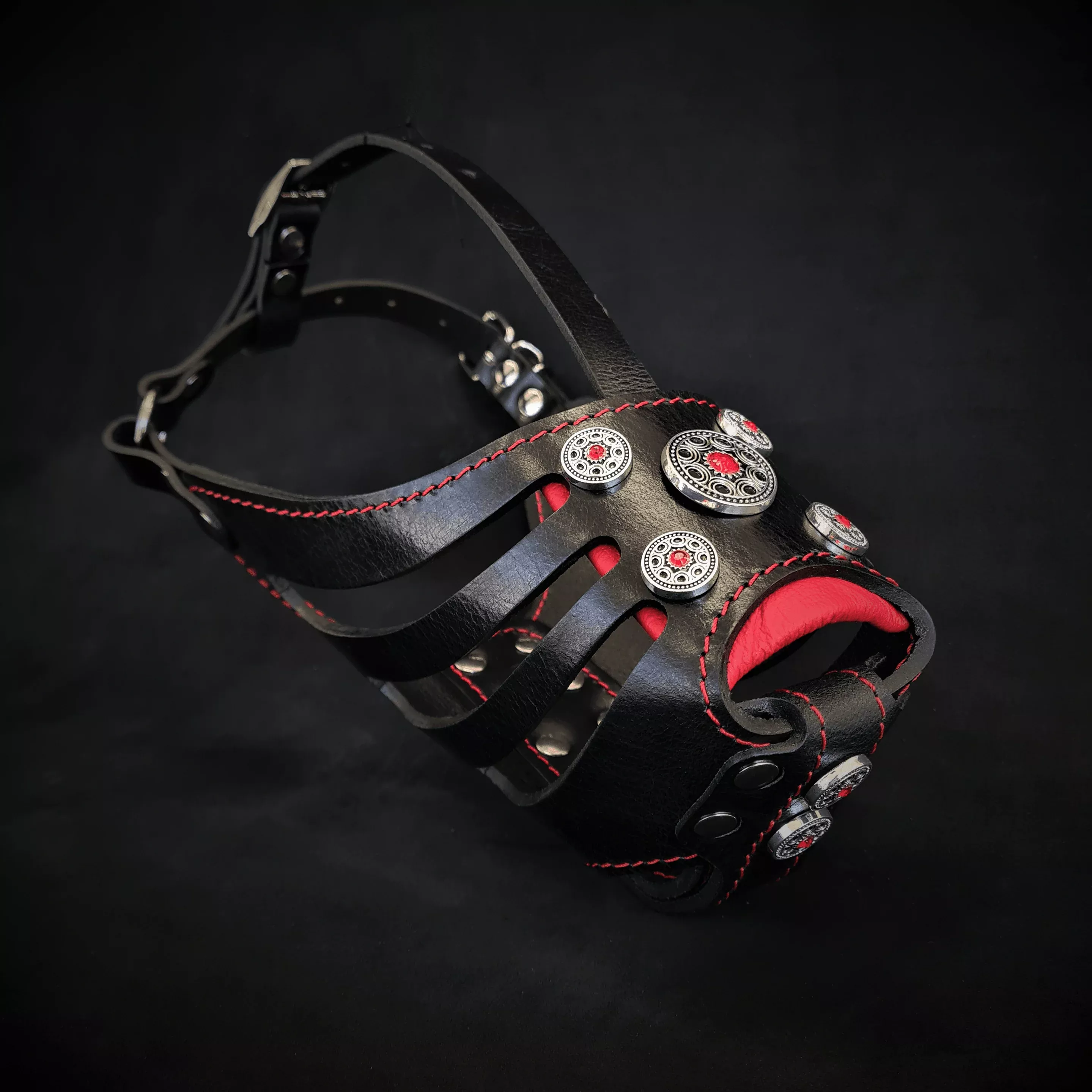 bijou-basket-muzzle-black-red The ''Bijou'' Basket Muzzle Black & Red