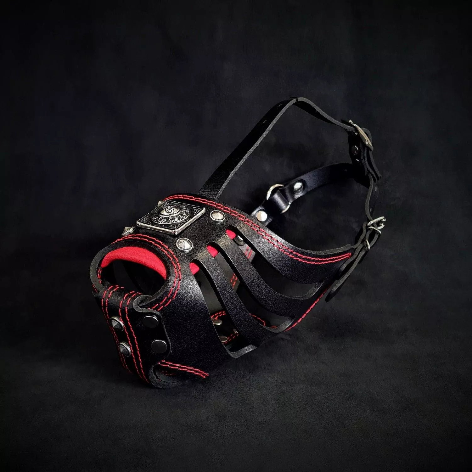 eros-basket-muzzle-black-red ''Eros'' Basket Muzzle black & red