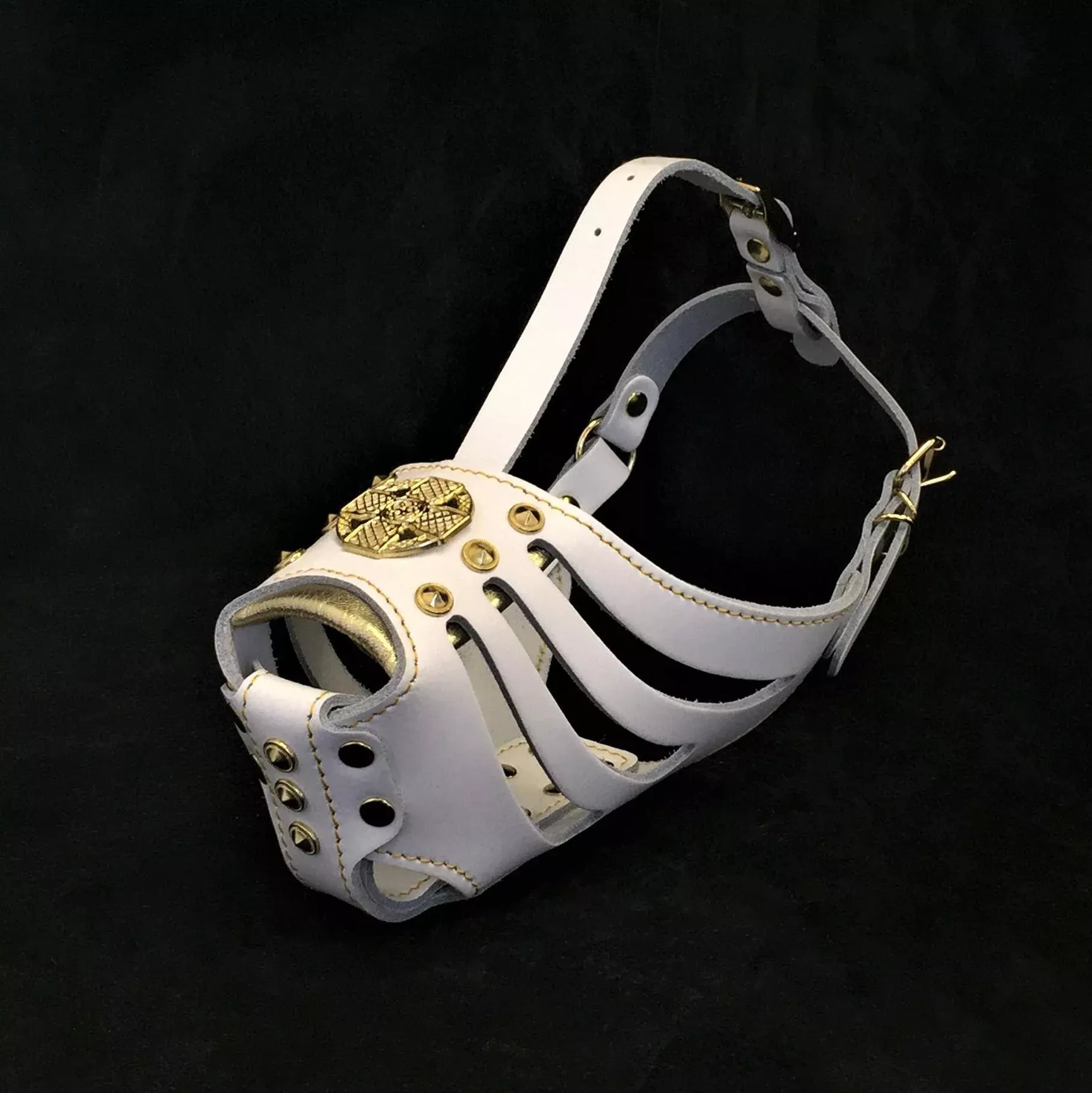 maximus-basket-muzzle-white-gold ”Maximus” Basket Muzzle White & Gold