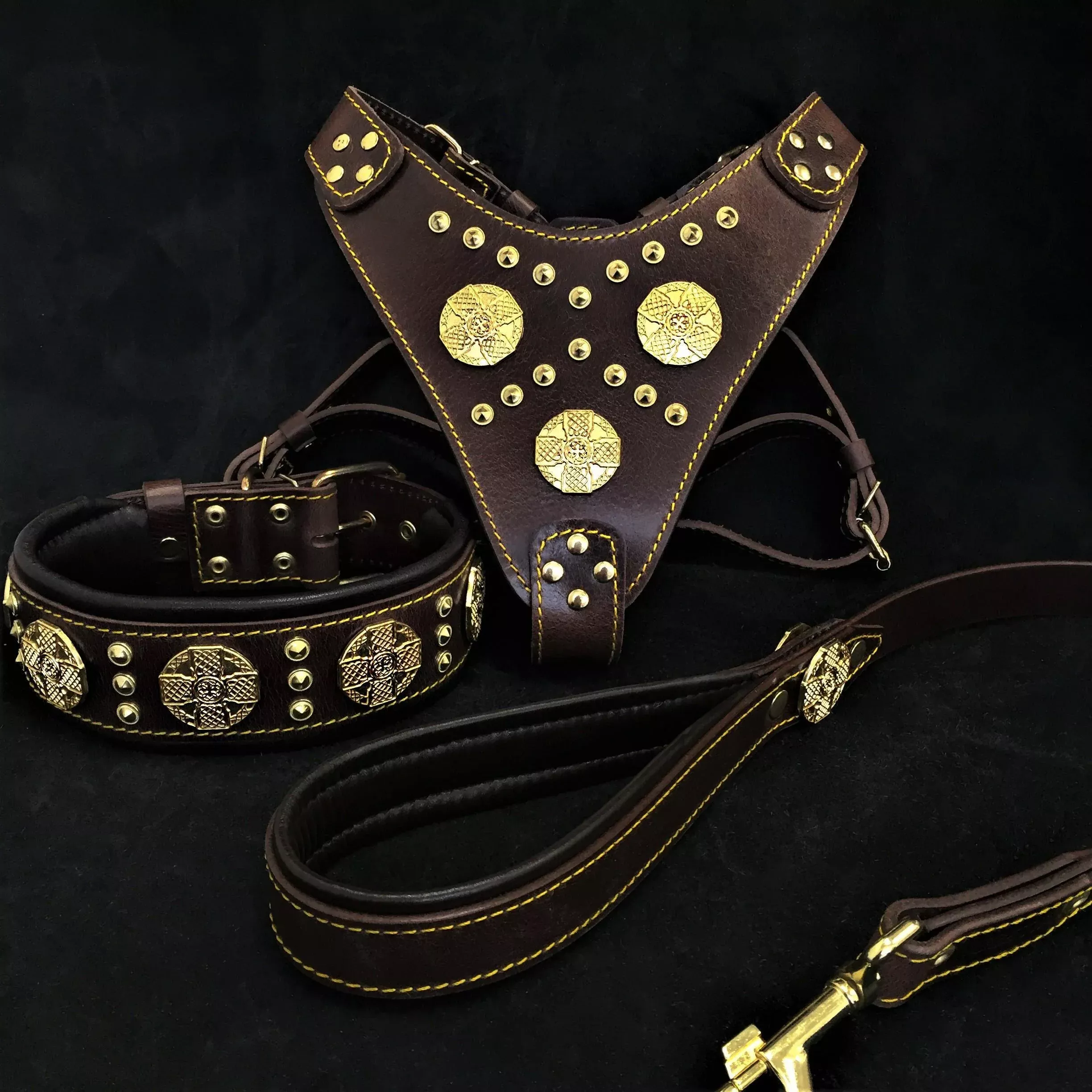 maximus-brown-big-dog-set-harness-collar-lead-brass-rivets “Maximus Brown” BIG dog SET- Harness – collar – lead. Brass rivets