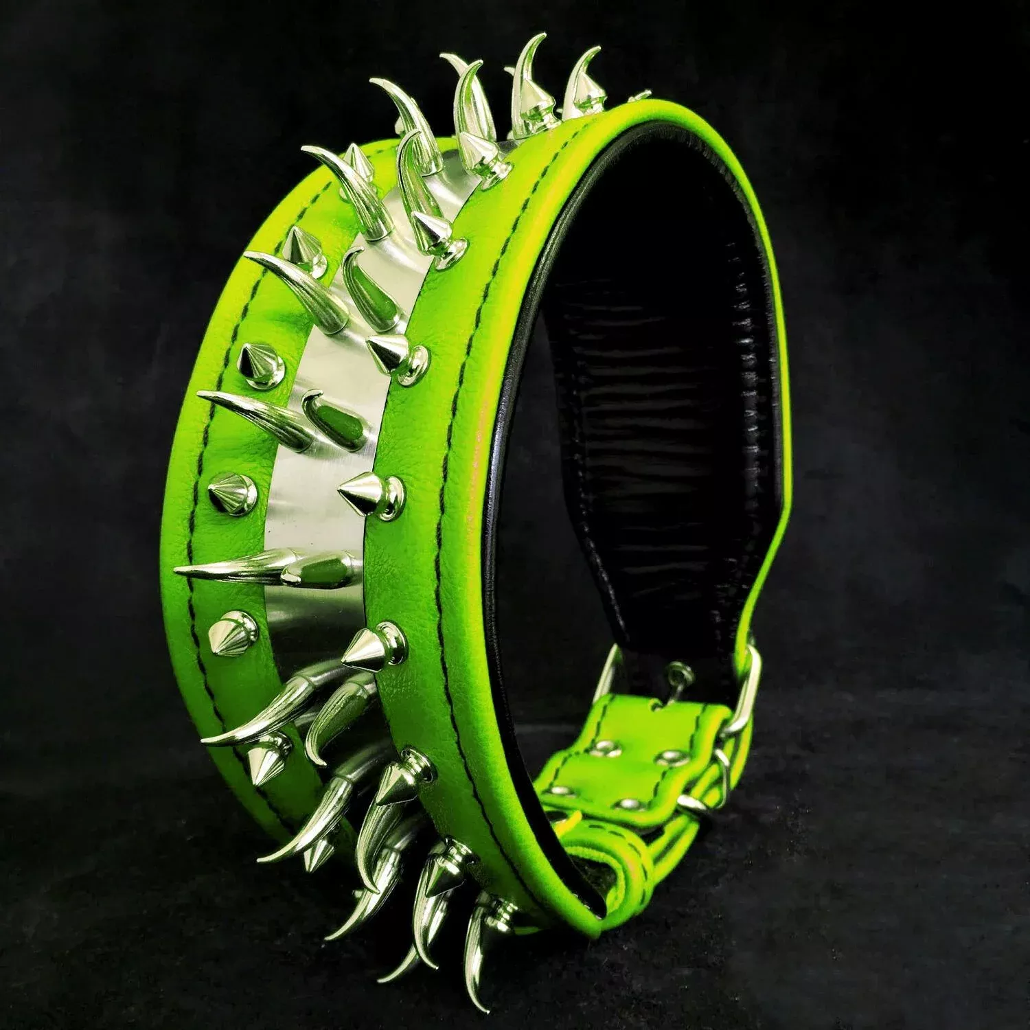 predator-collar-in-green ”Predator” collar in Green